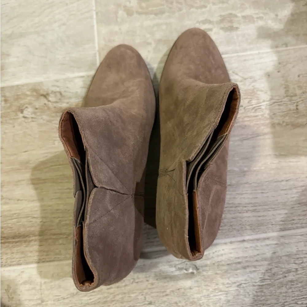 Lucky Brand Brown Suede Slip On Ankle Booties Size 8.5